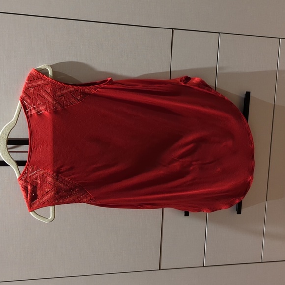 Banana Republic Sleeveless Red Blouse - Picture 3 of 5